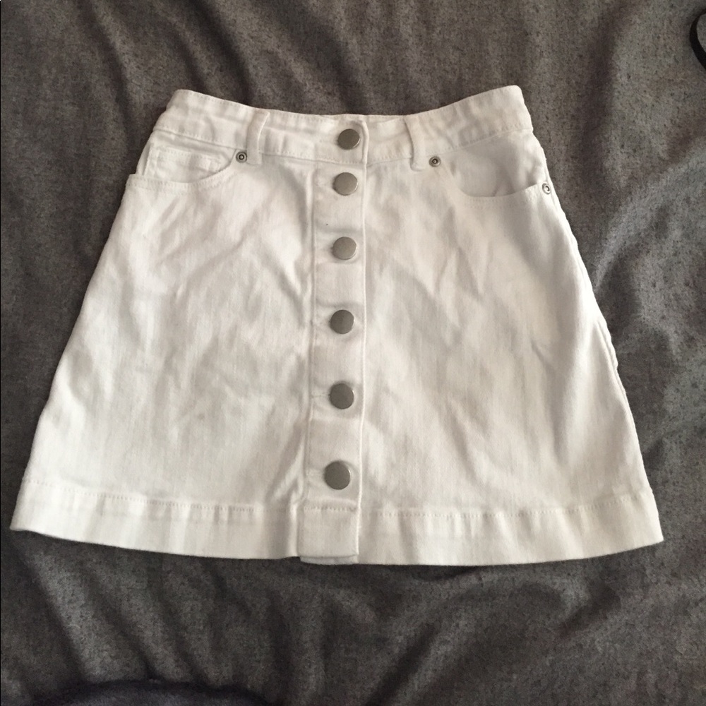 White denim skirt