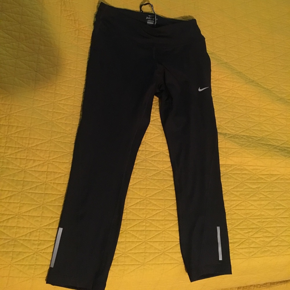 Nike crop leggings