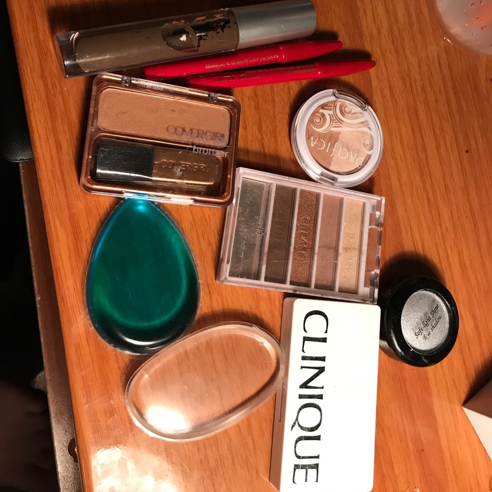 Makeup bundle