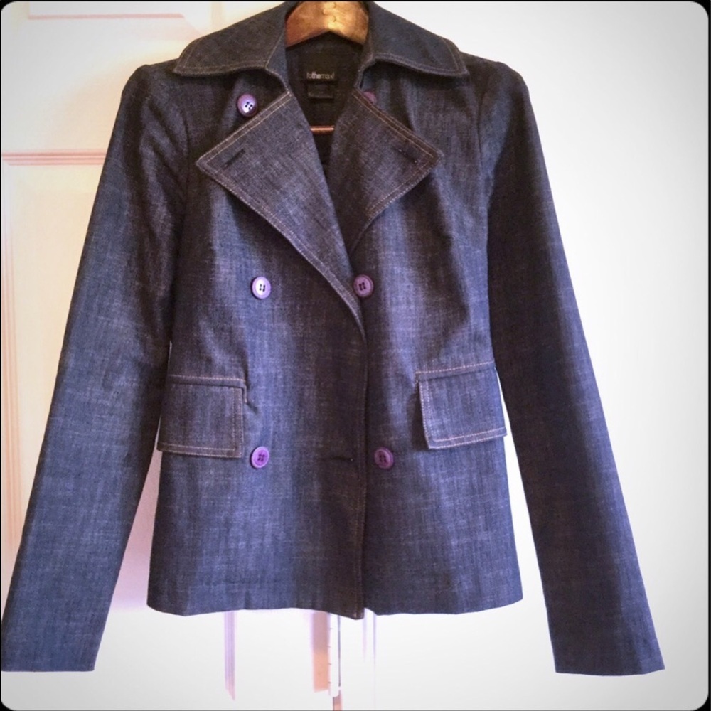 ⬇️PRICE-SASSY LIGHT JACKET🌹