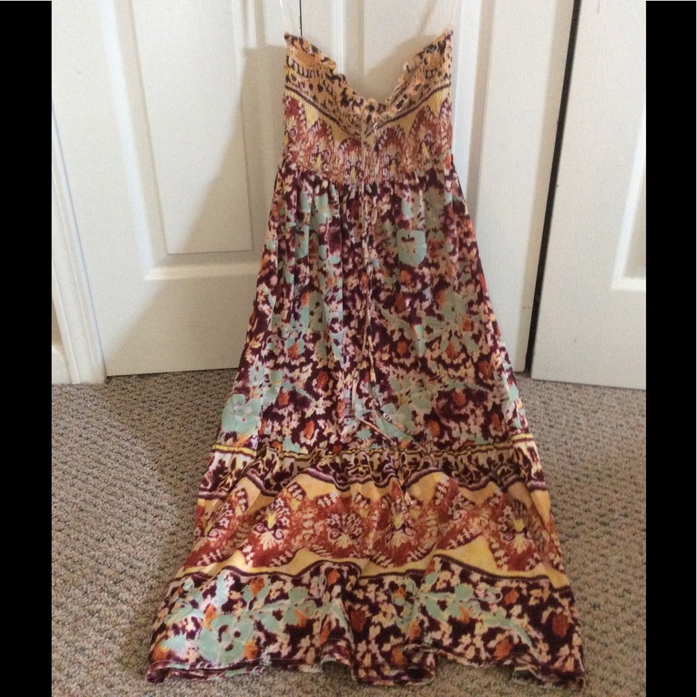Strapless dress in Aztec/boho print