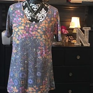LulaRoe Perfect T