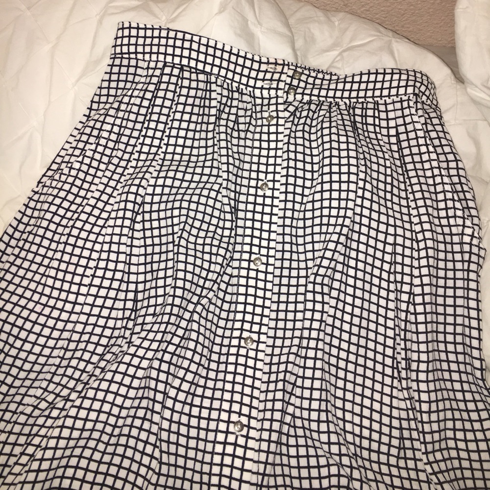 Black n white button down midi skirt