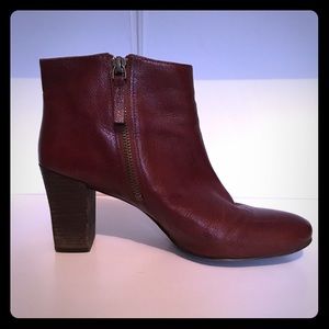 Size 8 Nine West ankle boots