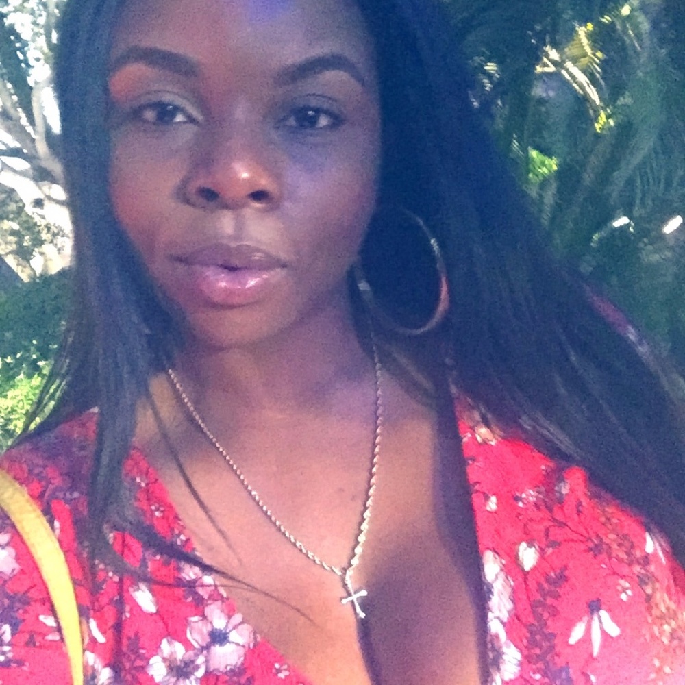 Meet your Posher, Dory J