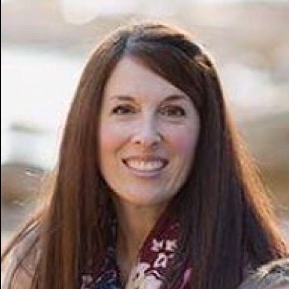 Meet your Posher, Julie - Picture 3 of 4