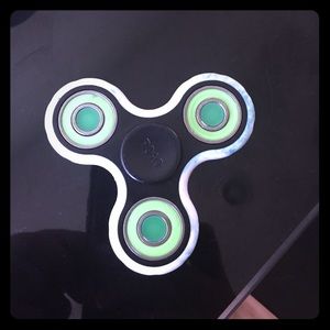 Fidget spinner