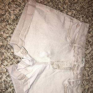 LN A&F tan shorts