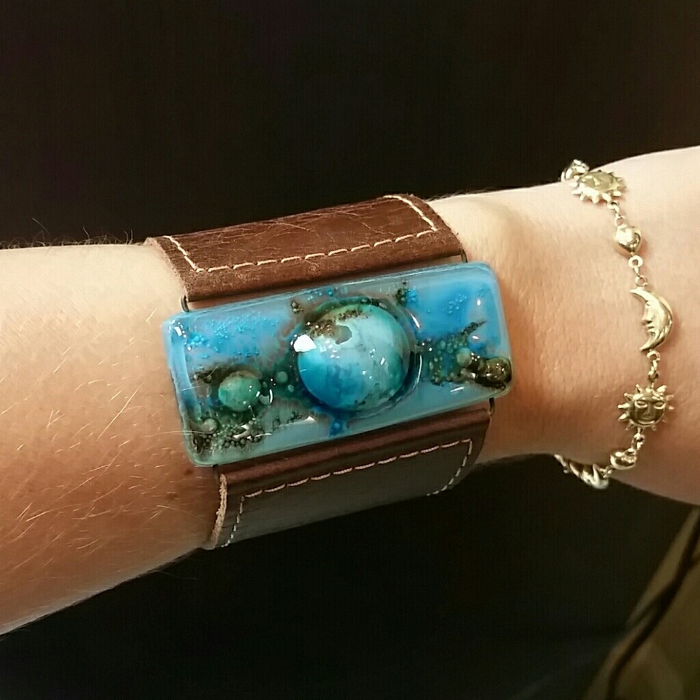 Leather and glass fused bracelet