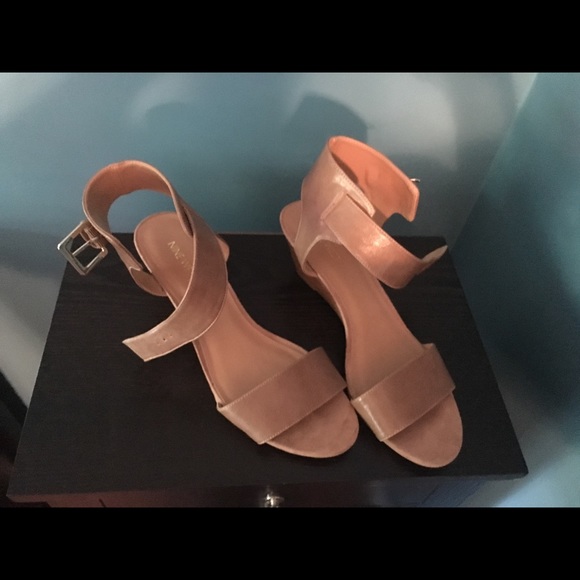 Nine West Tan Ankle Strap Wedge Sandals, Size 10 M - Picture 2 of 5