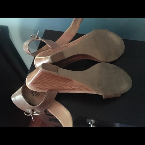 Nine West Tan Ankle Strap Wedge Sandals, Size 10 M - Picture 4 of 5