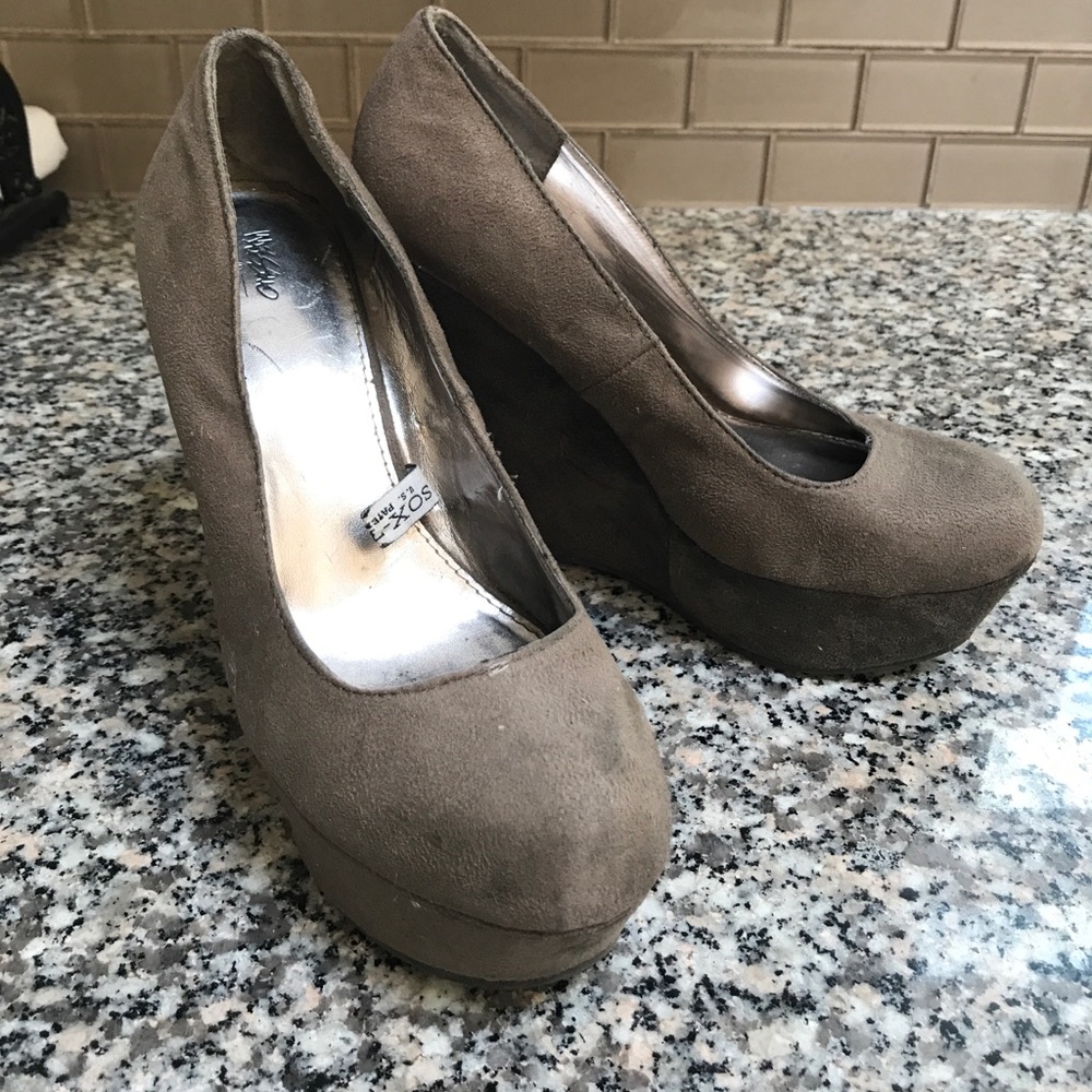 Mossimo Wedges Size 8- SOLD