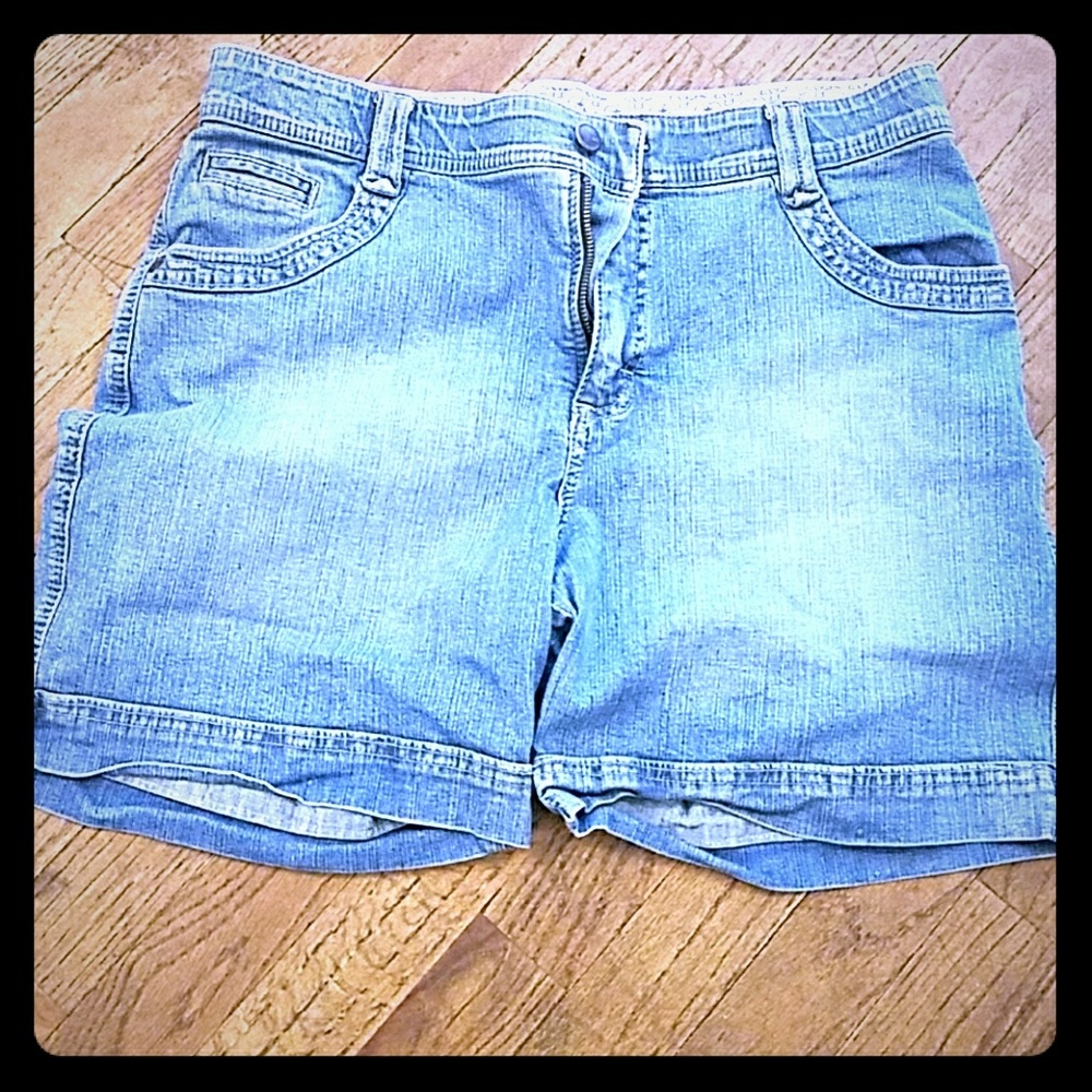 💥 sale 5 for $7💥    Ladies denim shorts..