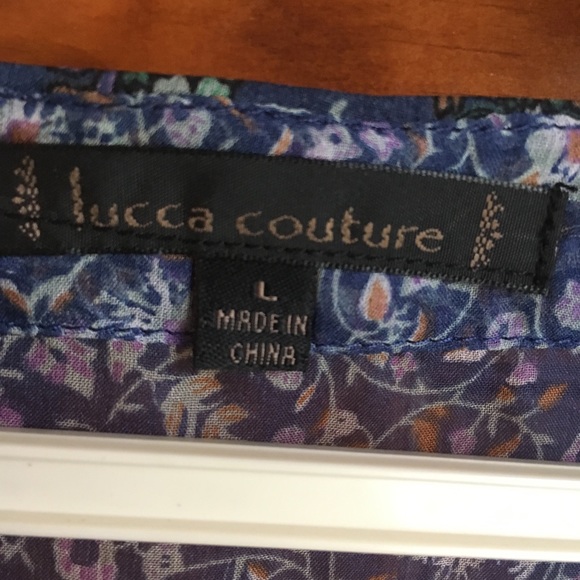 Sheer Floral Blouse 🌺 - Picture 4 of 4