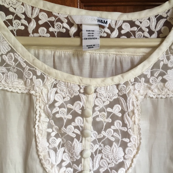 Beautiful Vintage Style Blouse - Picture 2 of 3