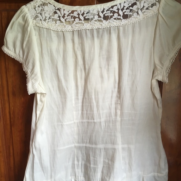 Beautiful Vintage Style Blouse - Picture 3 of 3