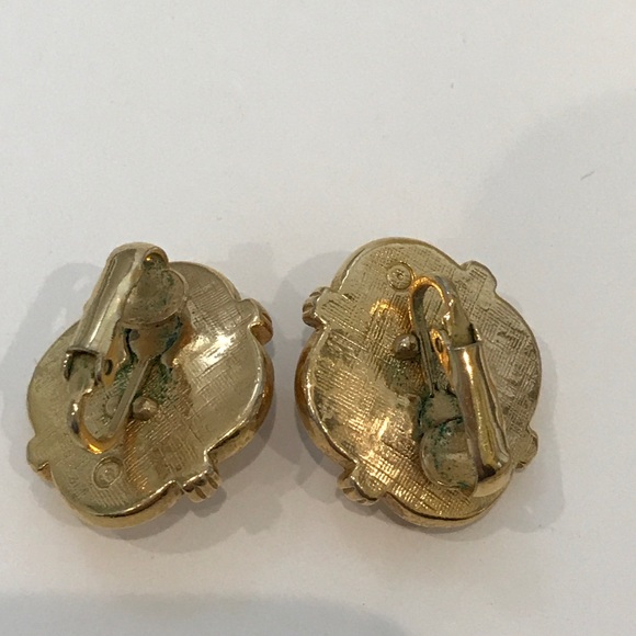 Vintage Pink and Gold Clip-On Earrings - Picture 3 of 4