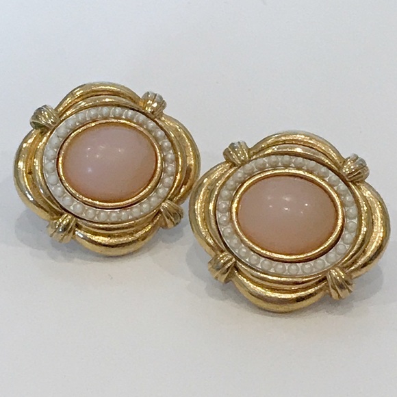 Vintage Pink and Gold Clip-On Earrings - Picture 4 of 4