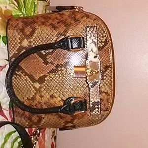 Hand bag