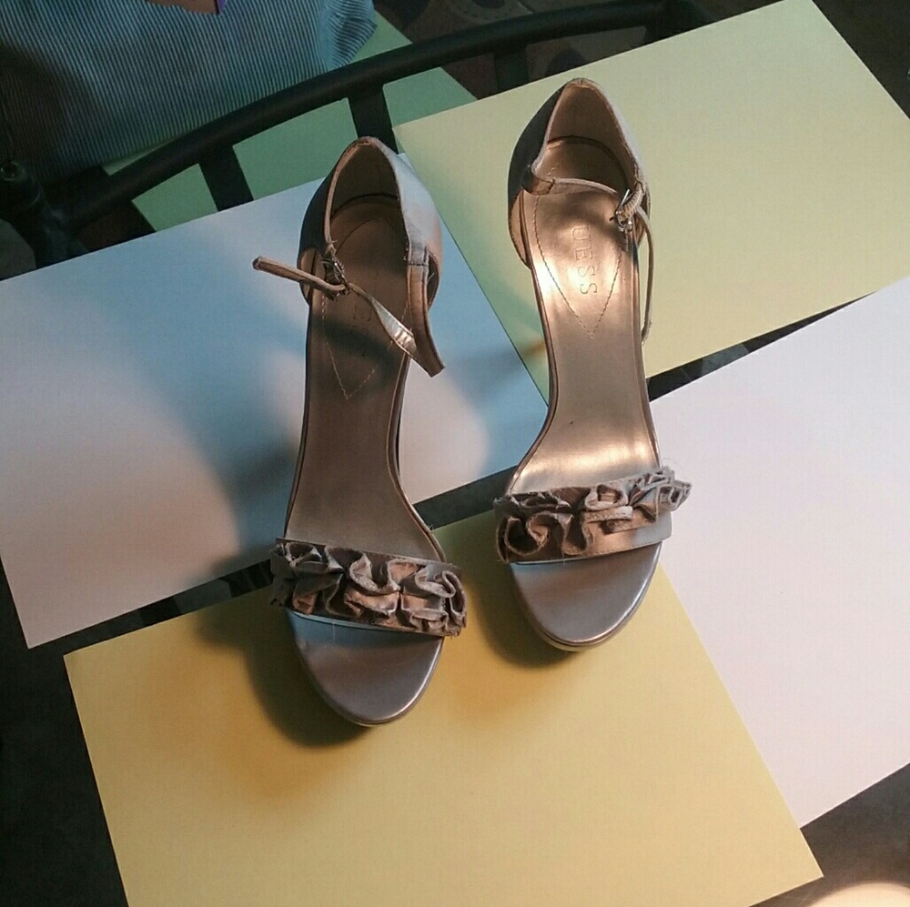 Shoe