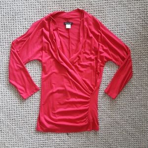 Beautiful and colorful rusched top.