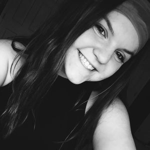 Meet your Posher, Chloe