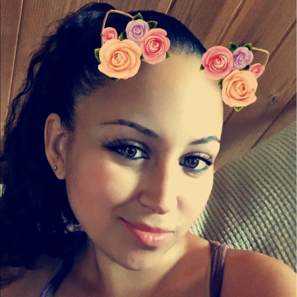 Meet your Posher, Nicole