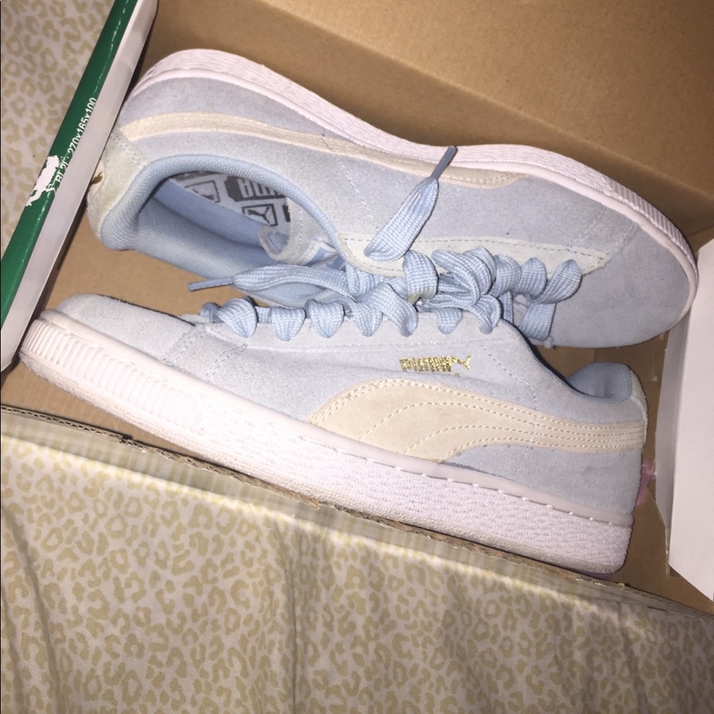 Suede Pumas