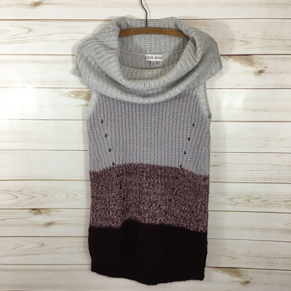 ⬇️ $20 Knox Rose Cold Shoulder Cowl Sweater