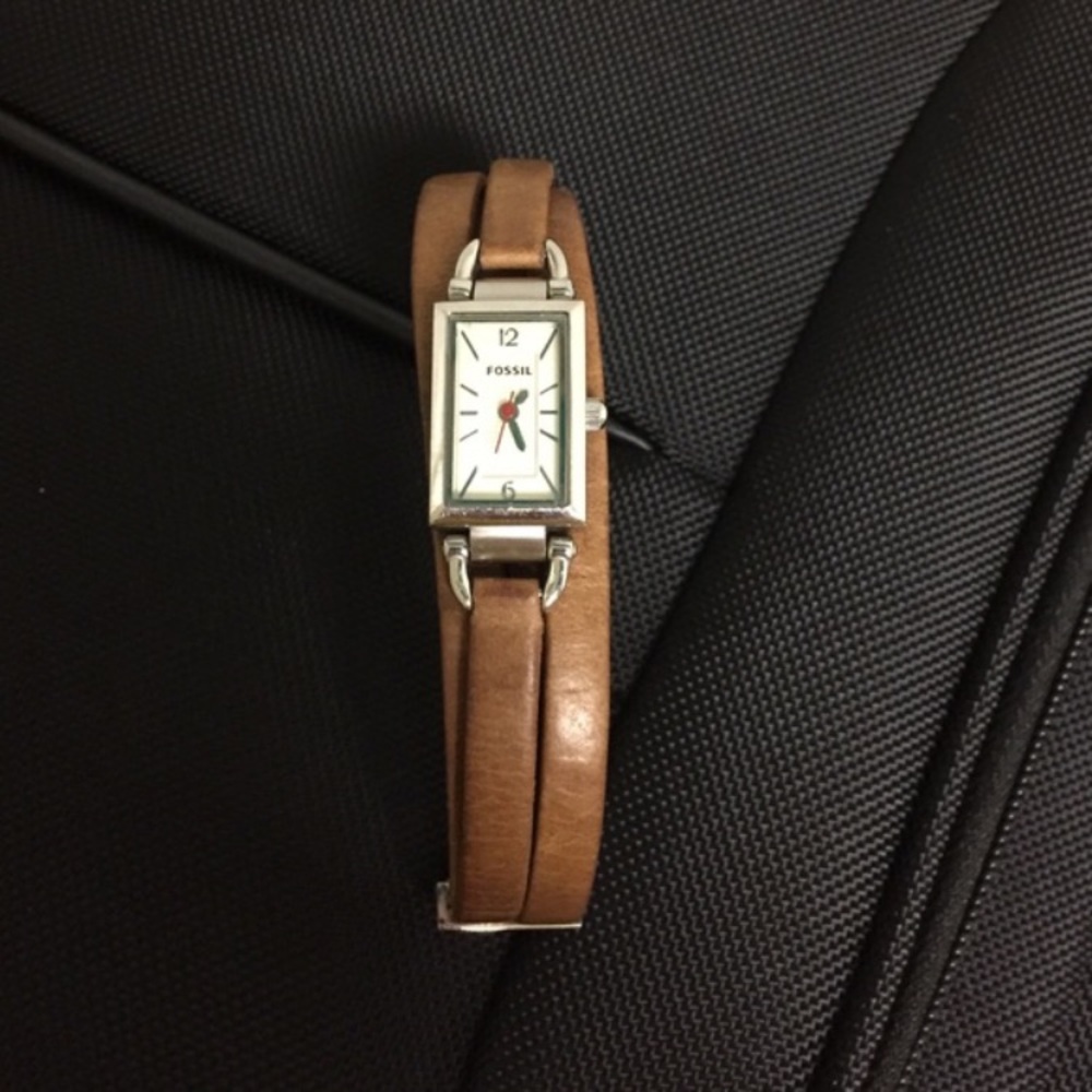 Fossil leather watch for sale !
