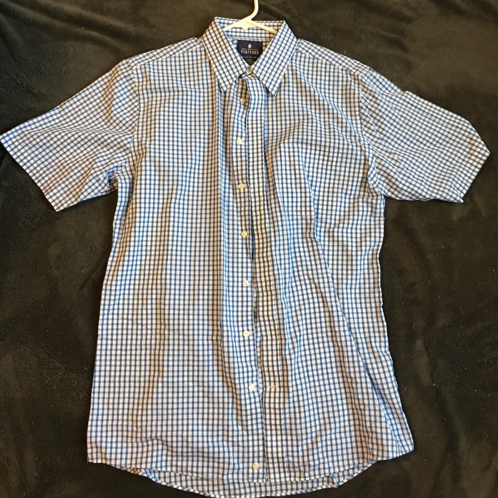 Short sleeve dress shirt