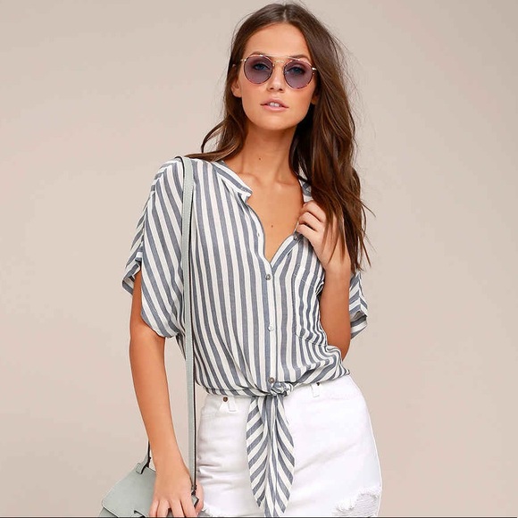 Lulus Tops - Summer stripes