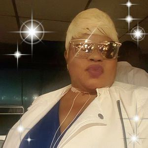 Meet your Posher, Blossom