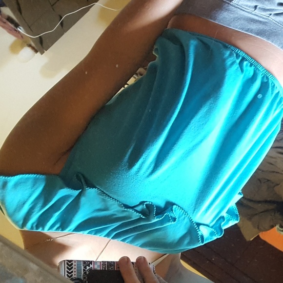 One shoulder ruffled top - cropped - Picture 2 of 4