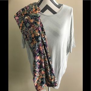 LuLaRoe Irma and one size leggings outfit