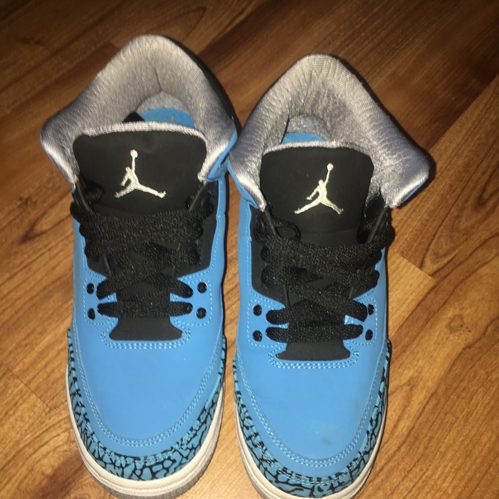 Jordan Retro Powder Blue 3s