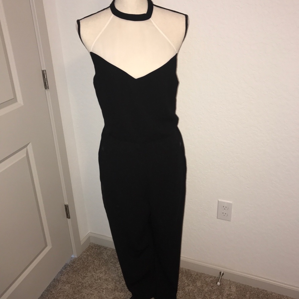 GUESS BRAND BEAUTIFUL JUMPSUIT!