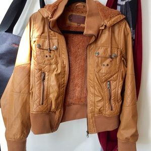 Ci Sono Cavalini Leather Jacket w/detachable hood