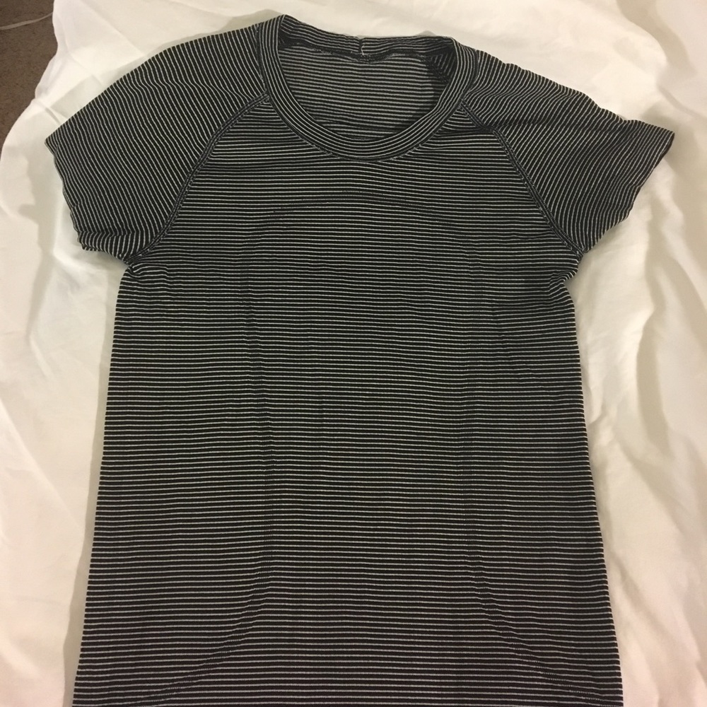 Lululemon swiftly t shirt
