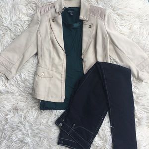🎉SALE🎉 White House jacket and top