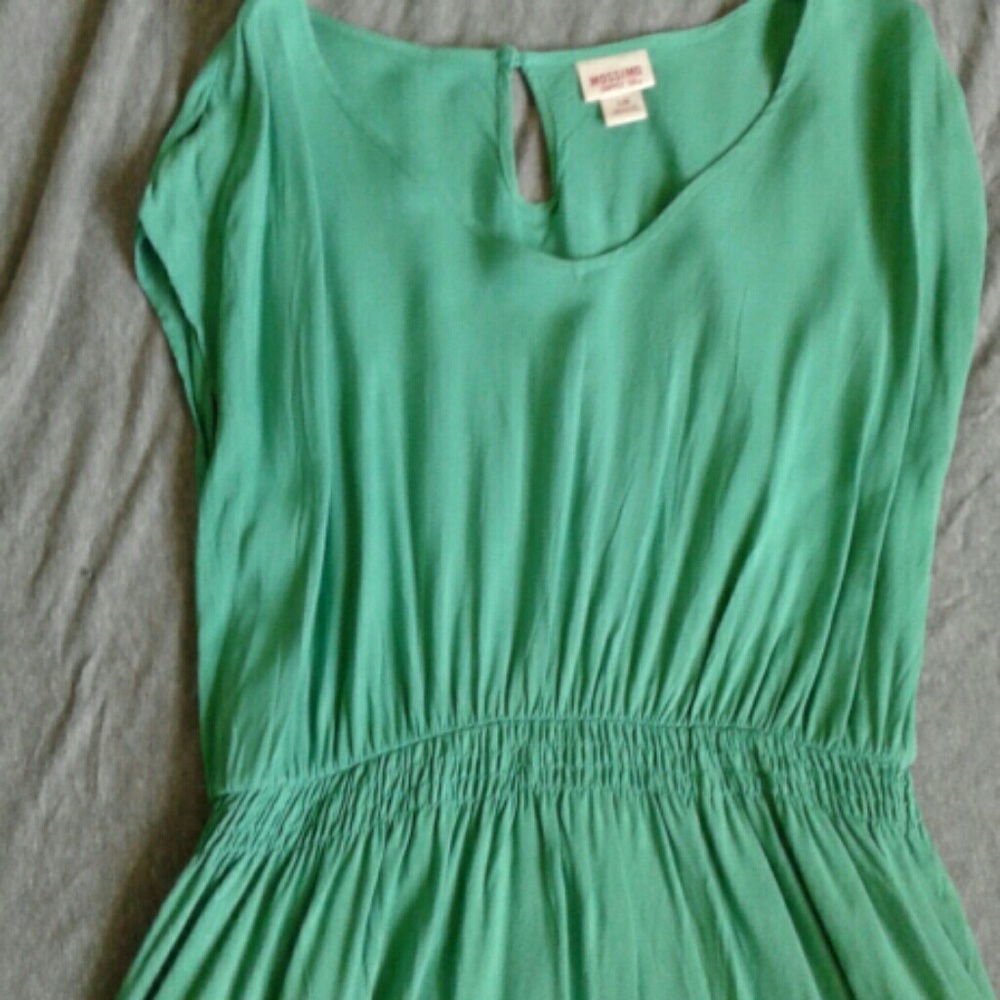 Lightweight keyhole tunic dress