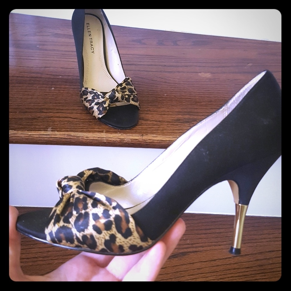 Gold on the Heel , Leopard Bow on the Toe Yum