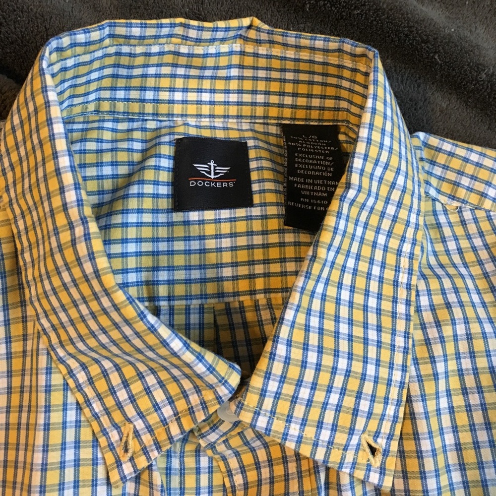 Great button down - Picture 2 of 4