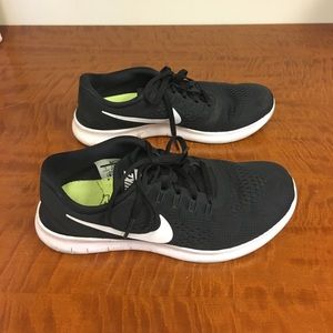 Nike Free RN Black and WhitenWomen's Size 7