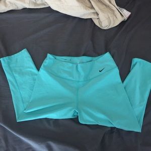 Nike Dri Fit Crops turquoise
