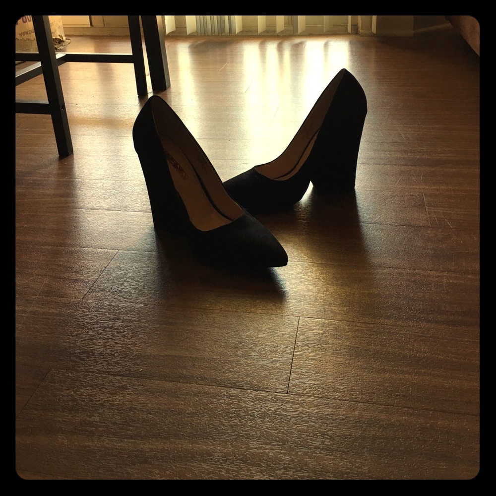 LILIANA heels NIB
