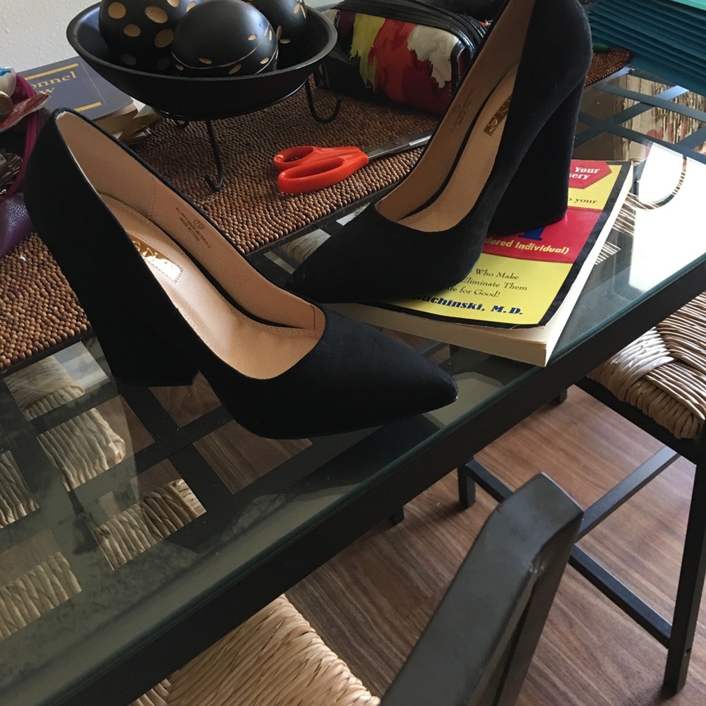 LILIANA heels NIB - Picture 2 of 2