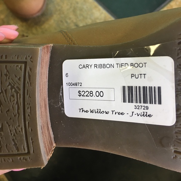 UGG Cary Ribbon Tied Boot BRAND NEW WITH TAGS - Picture 4 of 4