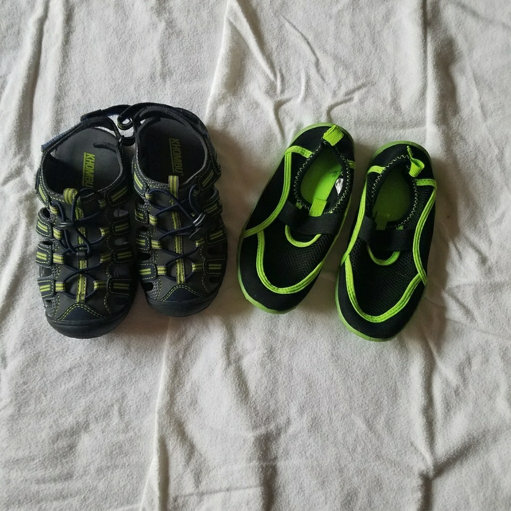 NWOT Boys Khombu Sandals and water shoes