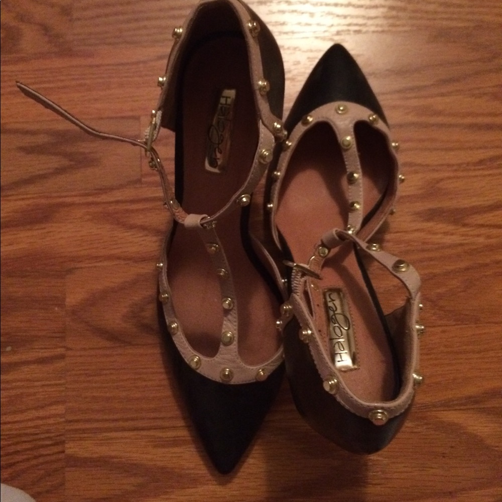 8 1/2 black ankle strap Halogen heels